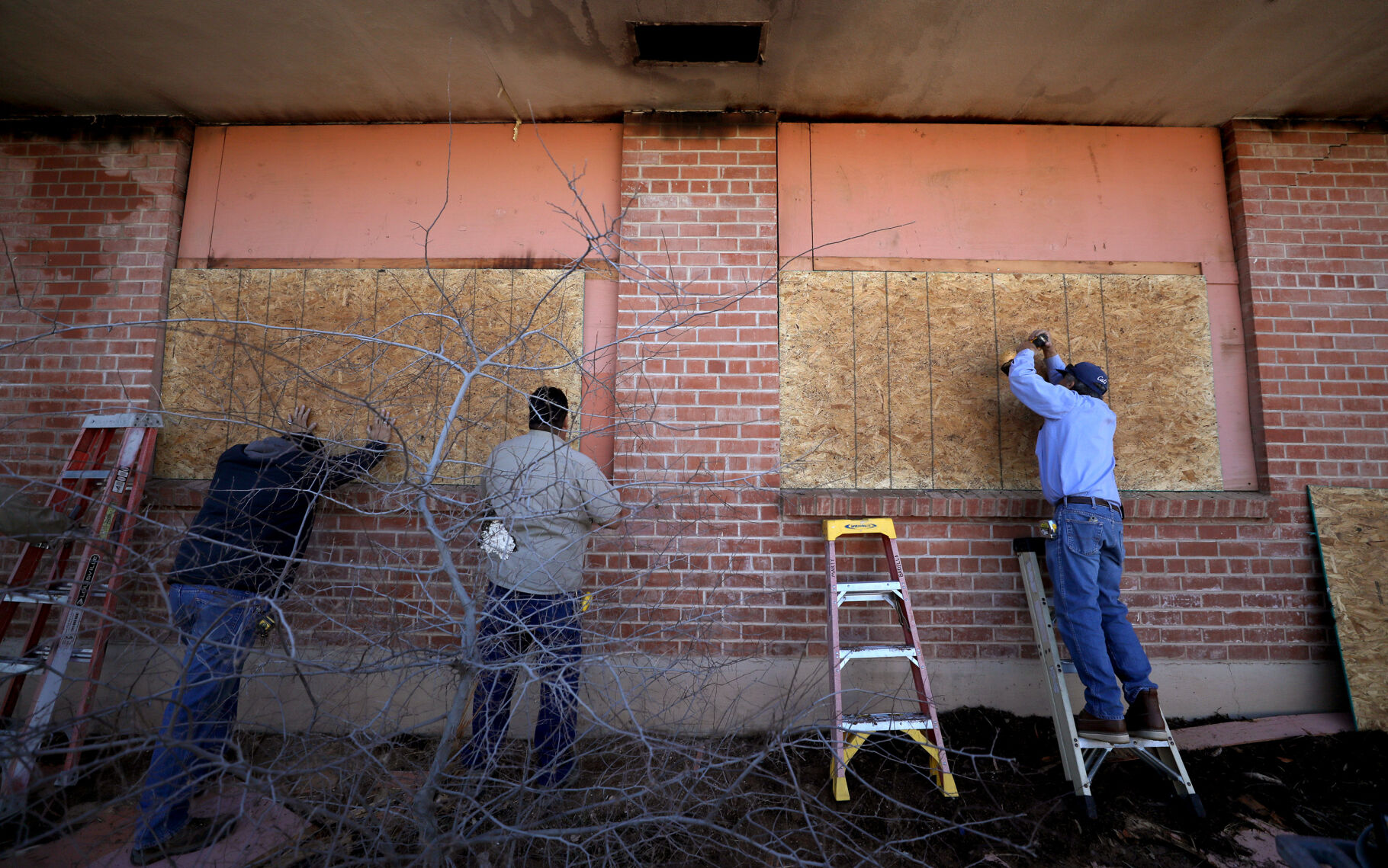 Overnight fire damages shuttered Julia Keen Elementary School